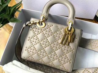 ディオール スタッズカーフレザー Lady Dior ソフトバッグカナージュモチーフ D.I.O.Rのブロックチャーム 【M0579CVNZ_M900l】