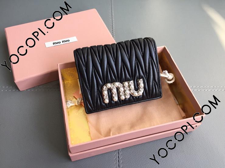 miumiu - ✨再値下げ✨ミュウミュウ 折り財布 マテラッセの+