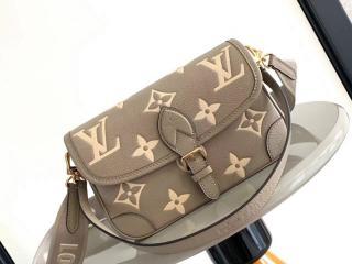 Louis Vuitton Monogram Casual Style Leather Crossbody Logo Shoulder Bags  (M46583) in 2023